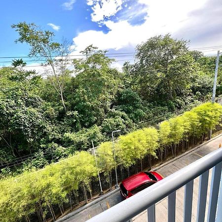 Davao Condo 2Br Pool Wifi Netflix Luaran gambar