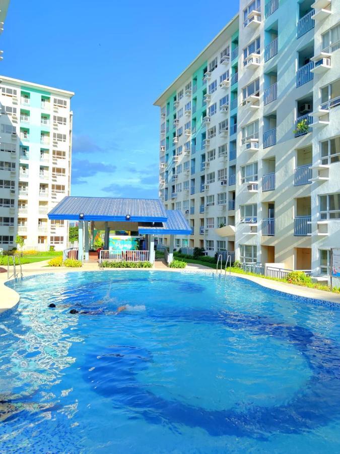 Davao Condo 2Br Pool Wifi Netflix Luaran gambar