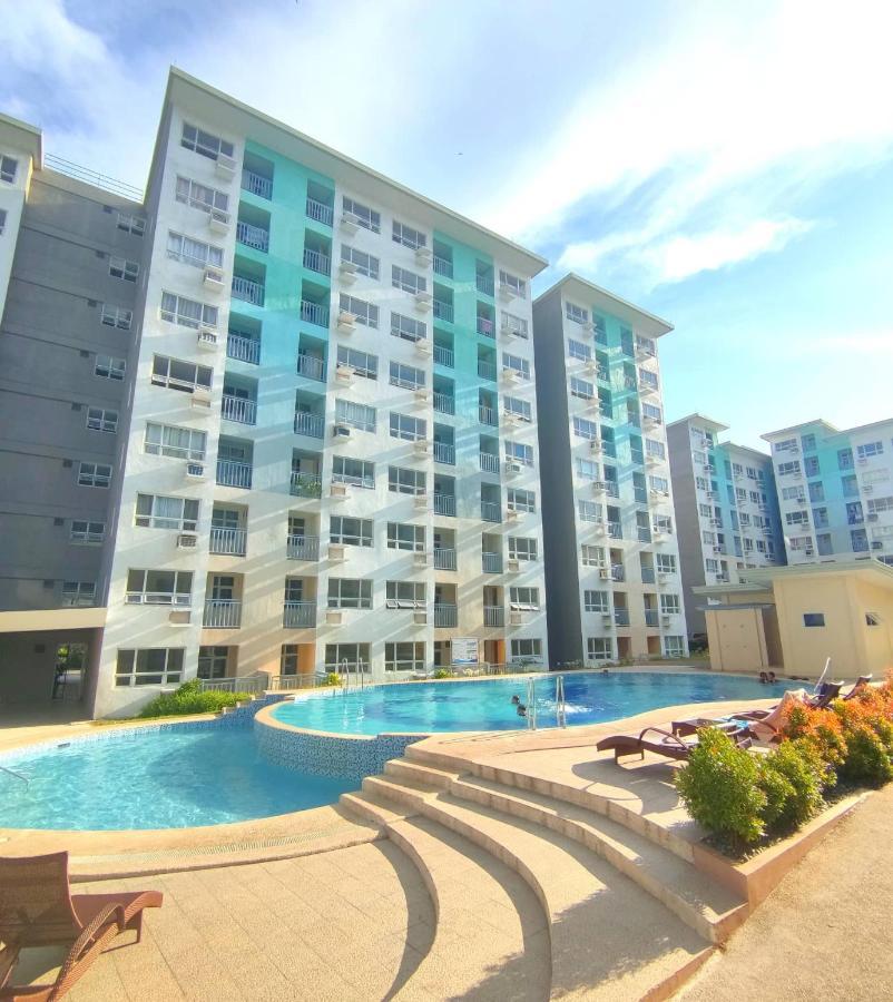 Davao Condo 2Br Pool Wifi Netflix Luaran gambar