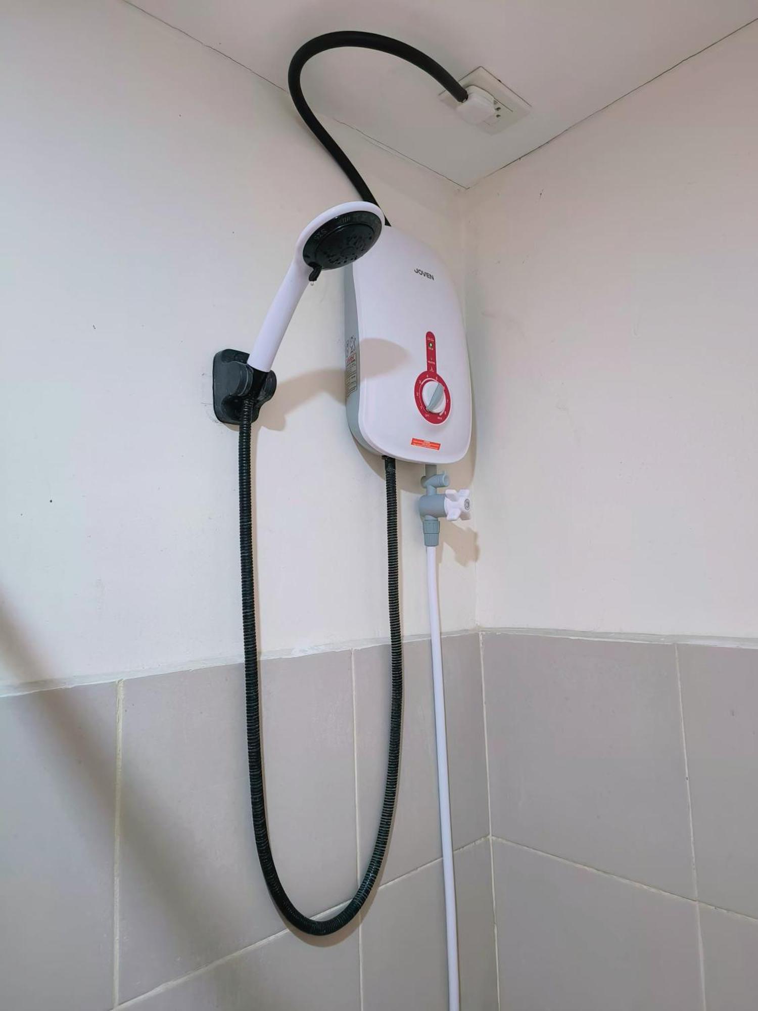 Davao Condo 2Br Pool Wifi Netflix Luaran gambar