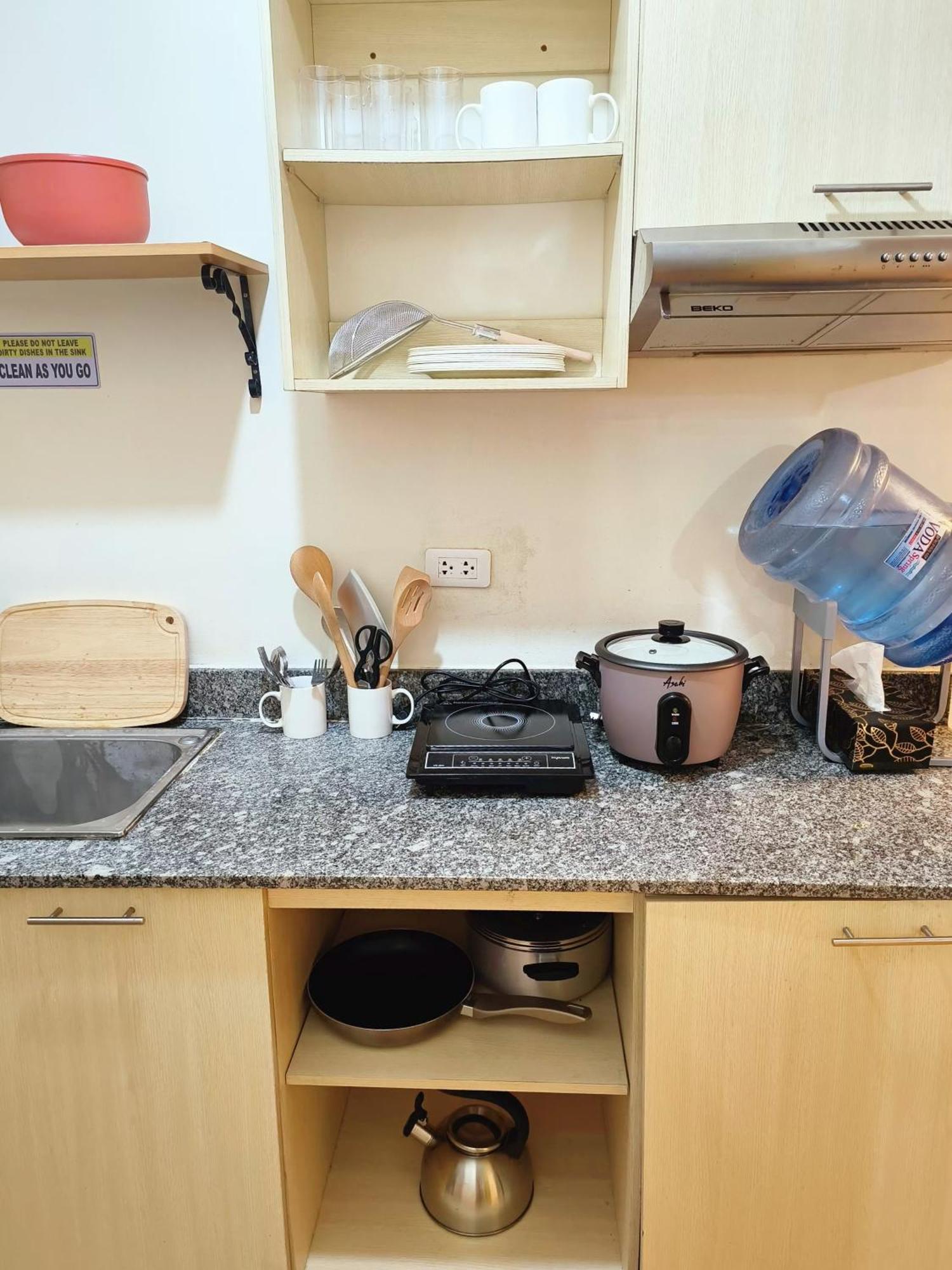 Davao Condo 2Br Pool Wifi Netflix Luaran gambar
