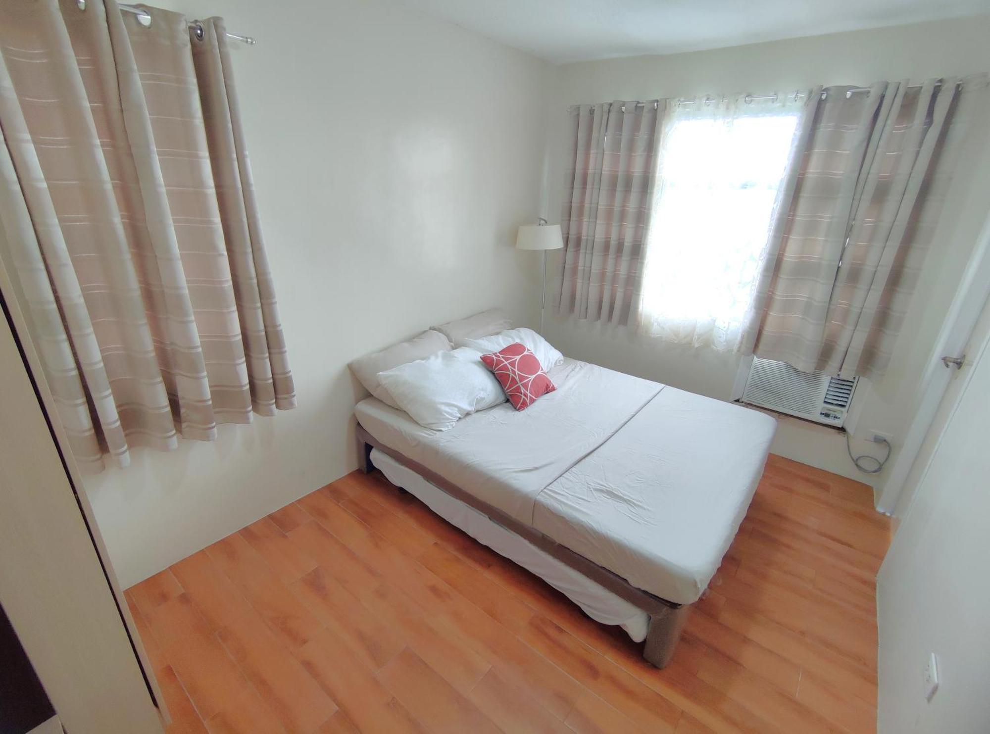Davao Condo 2Br Pool Wifi Netflix Luaran gambar