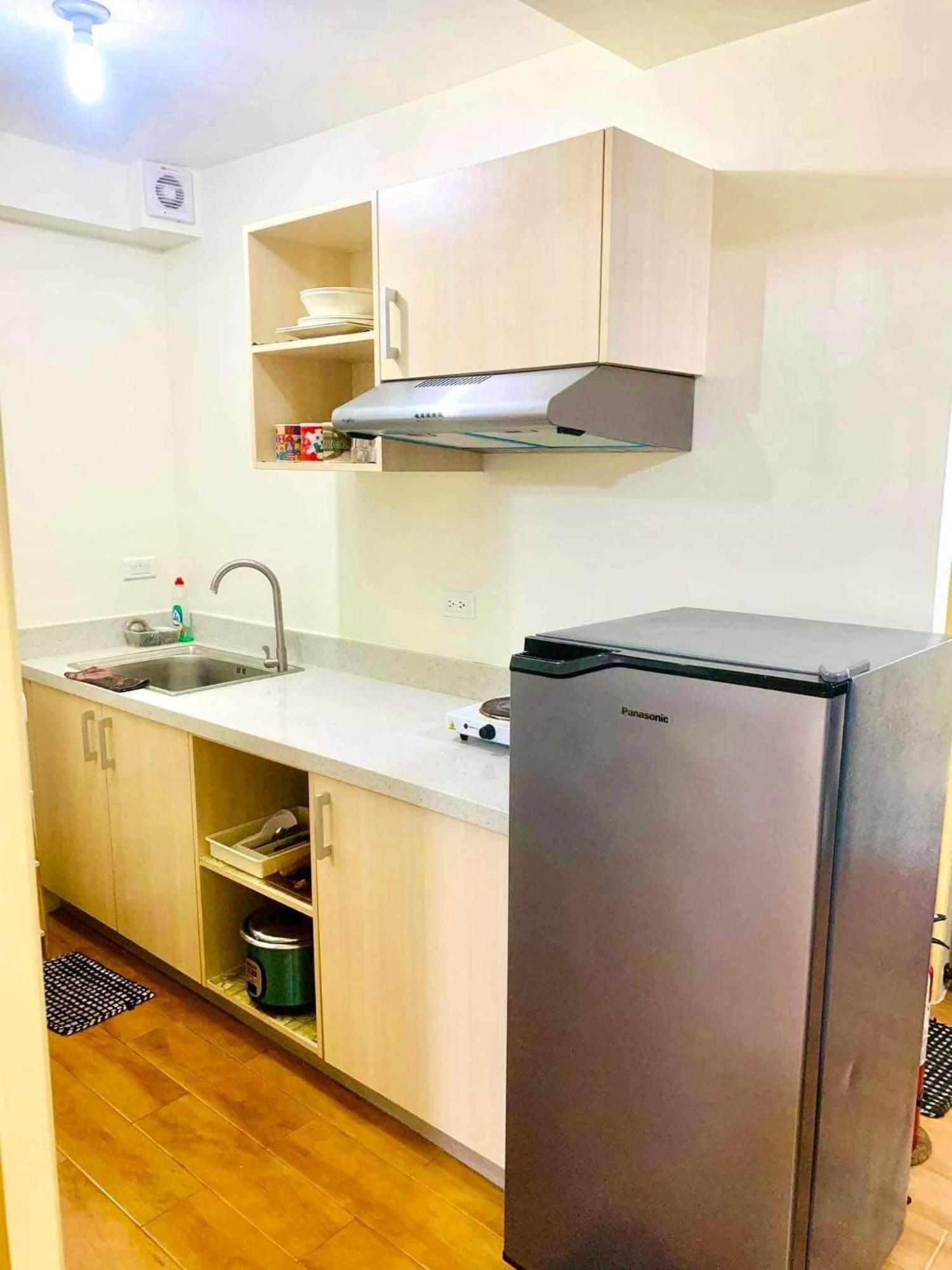 Davao Condo 2Br Pool Wifi Netflix Luaran gambar